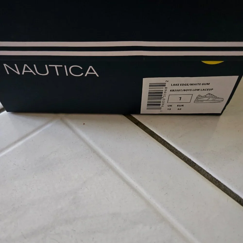 NIB Nautica Low Laceup Sneakers Lake Edge White Gum 1